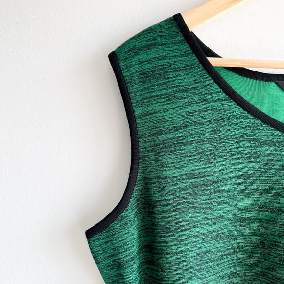 Ming Wang Reversible Tank - Picture 4 of 9